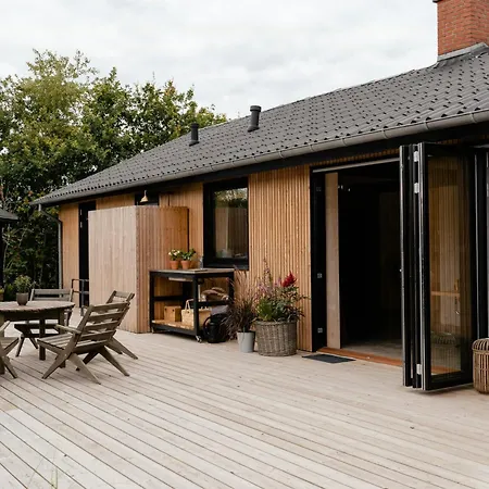 Enjoy The Morning With A Dip In The Sea Ferienhaus